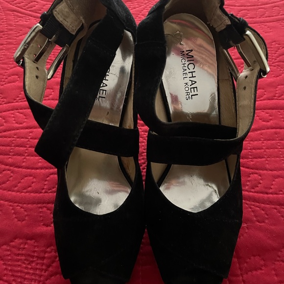 Great MK sandals - Picture 1 of 7